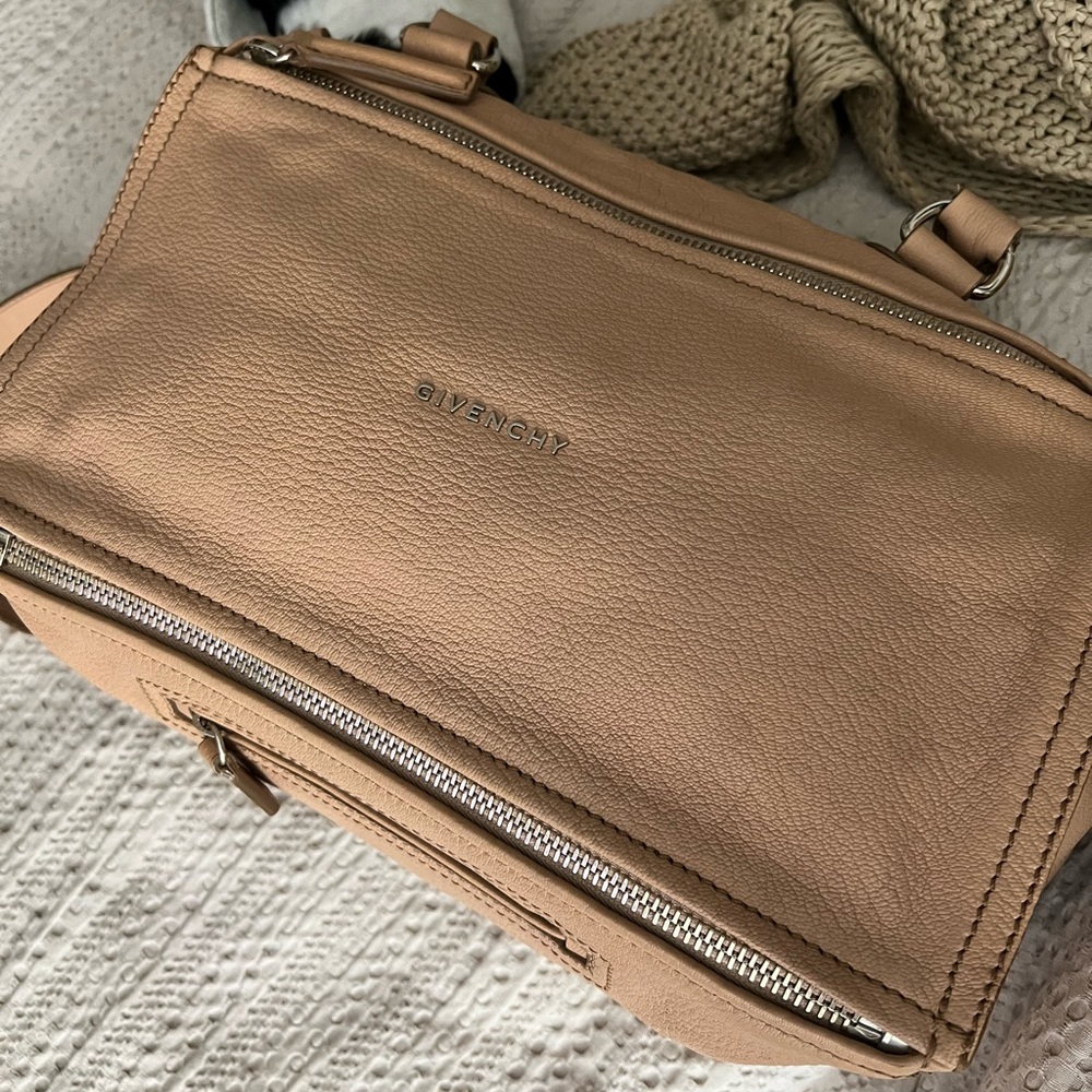 🛑SOLD🛑 Givenchy Medium Pandora Blush Nude Color w/Strap
